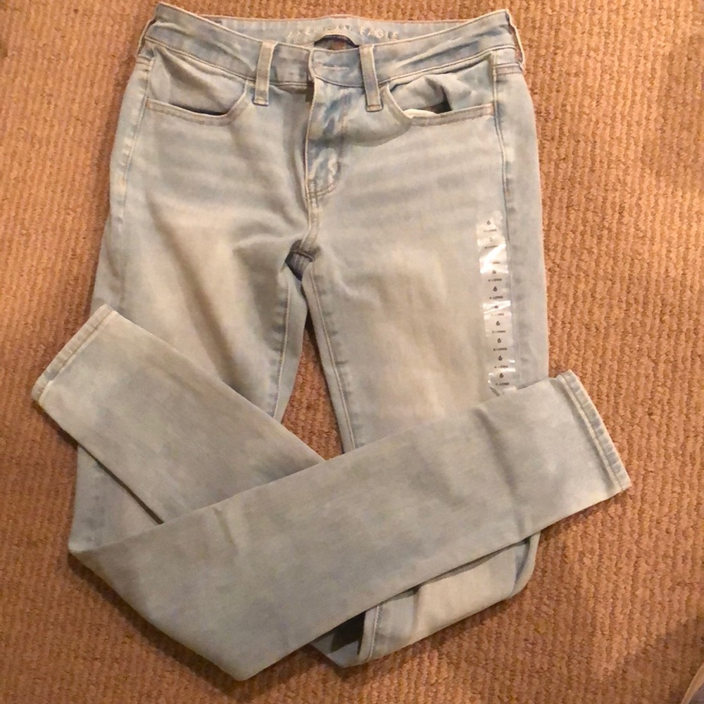 American Eagle 360 Next Level Stretch Jeggings. White-wash color. Women 6Long.